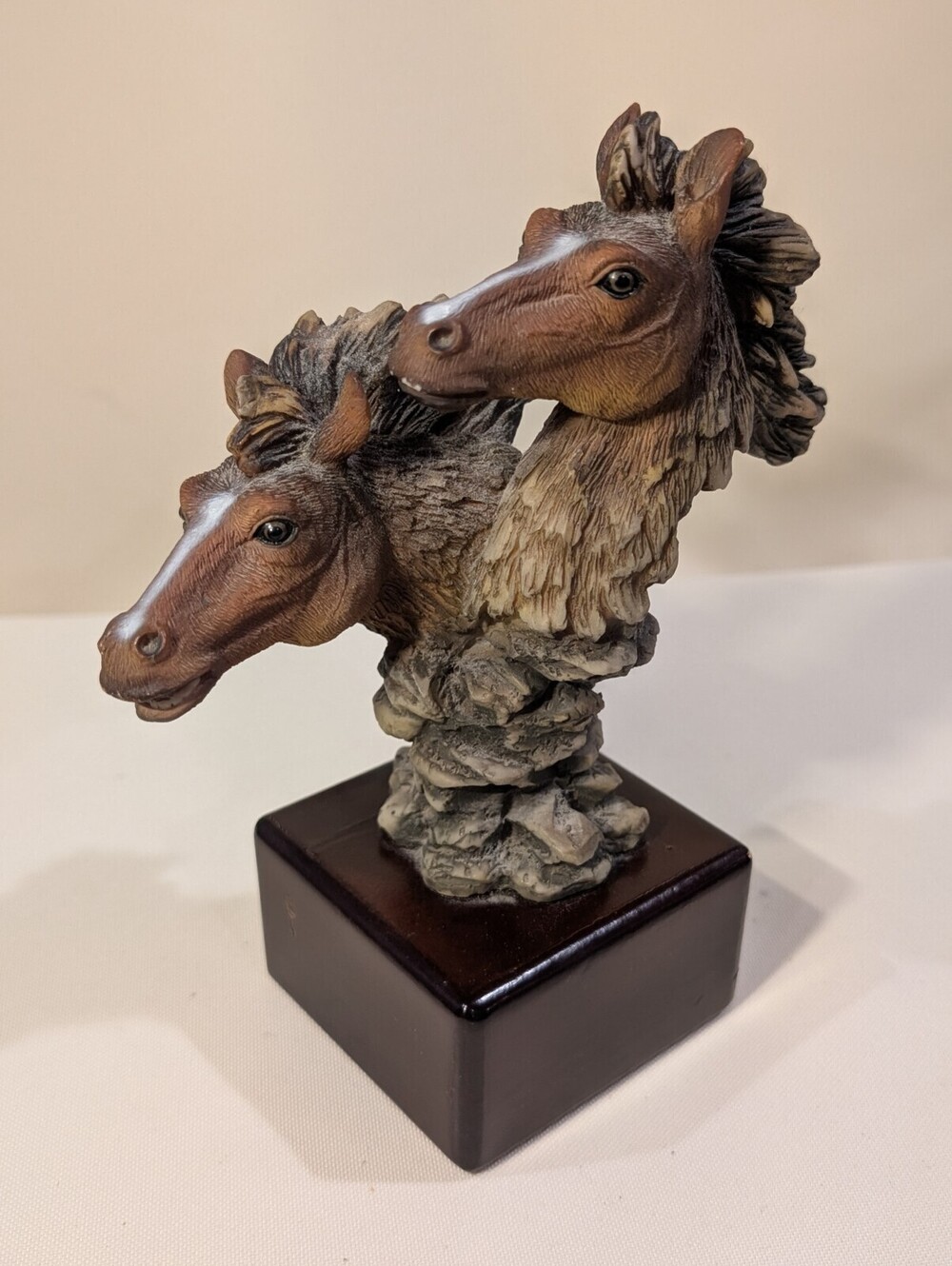 Naturecraft Two Horse Heads Wood Effect Resin Figurine Widdop & Co